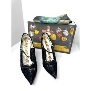 Gucci Virginia Black Leather Lace Mary Jane Pointed Toe Pumps EU 39.5
